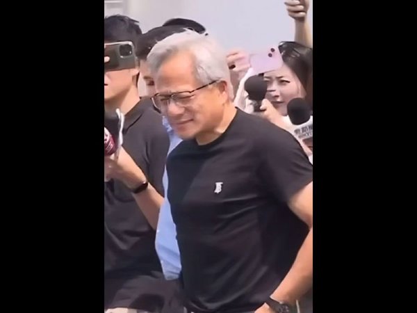 Huang Renyi arrived in Taiwan in the afternoon and said that the theme lecture on the 19th day was surprising.