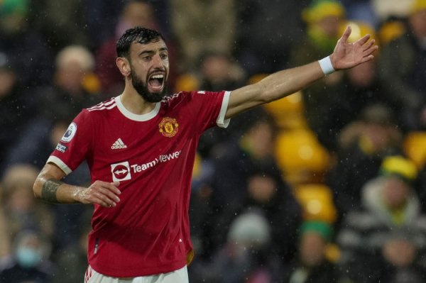 Sky Sports: Riyadh Crescent has not yet quoted B Fee, Manchester United has no intention of selling & Amorin wants to keep him