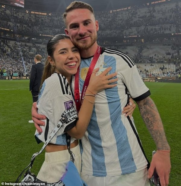 😯Mail: McA’s ex-girlfriend claims 4.5 million pounds from the player, claiming that the other party cheated on her and drove her away
