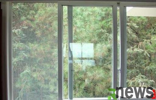 How to clean the greasy screen