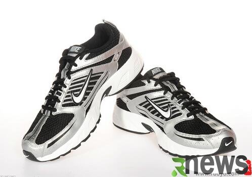 How to deodorize sports shoes? What to do if your shoes are smelly