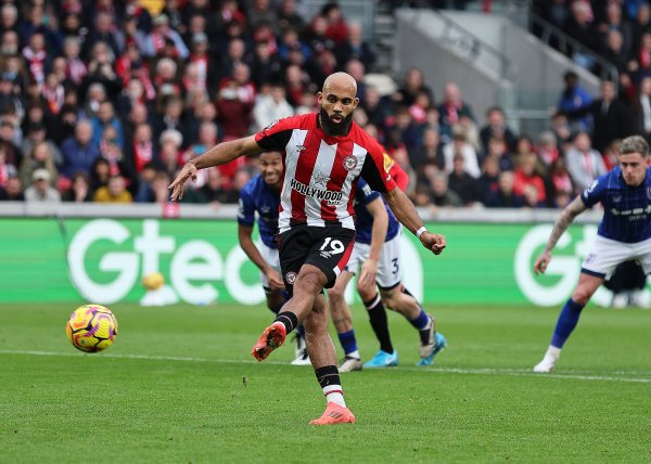 Sky: Manchester United is expected to offer Mbemo for the third time, Brentford still asks for £65m