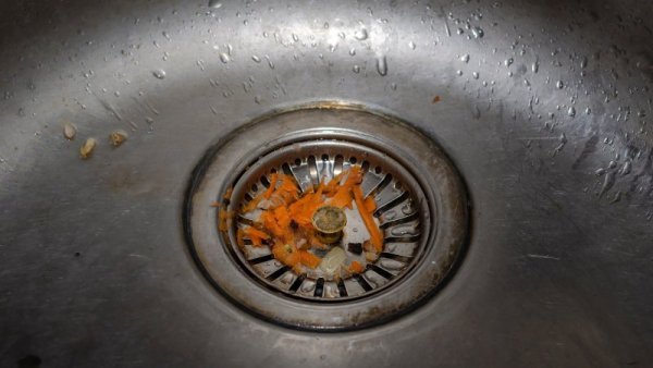 Can you become clean by holding it? Japanese family responsibilities teach 