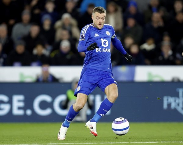 Post: 38-year-old Vardy is not in a hurry to decide the future. After closing the window, he can still sign contracts with & more teams.