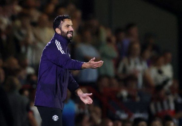 Goalkeeper problem? Amorin: Losing the fourth-level team, it s not the goalkeeper but everything has problems