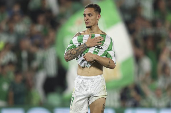 Spanish media: Betis reached a basic agreement with Manchester United, buying Anthony 50% ownership by 20 million euros