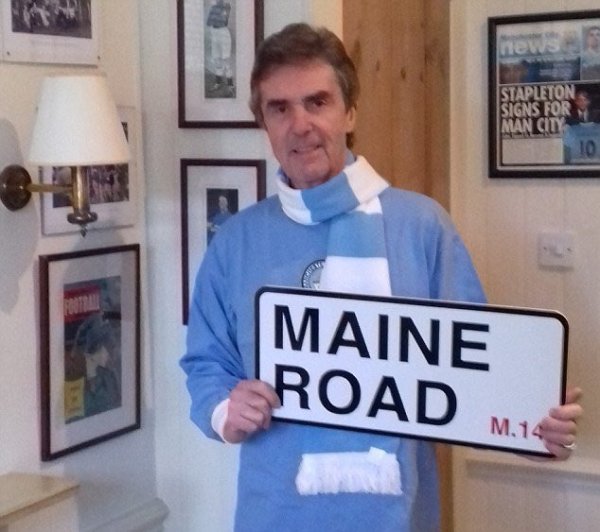 R.I.P. British host and Manchester City fan Stapleton passed away, Manchester City social media posted a message to express condolences