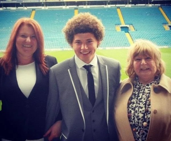 Phillips joined Leeds United Youth Training at the age of 14, became the core at the age of 21, and joined Manchester City at the age of 26, 49 million euros