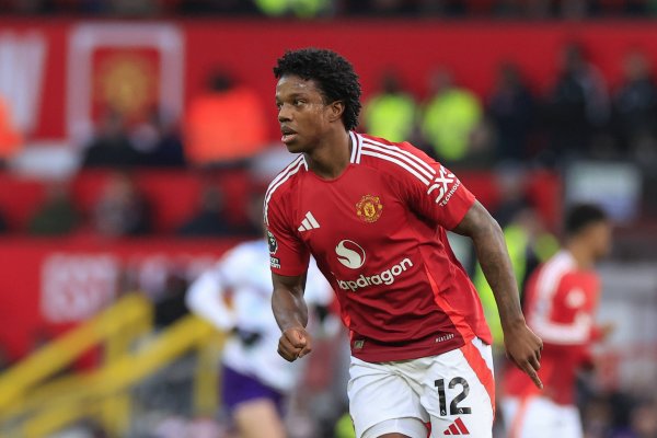 Reporter: Maracia will train with Manchester United s first team today