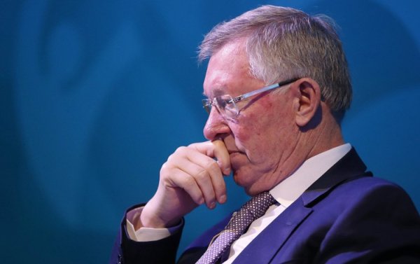 Sun: Ferguson did not watch Manchester United last week, but went to see an old friend s concert