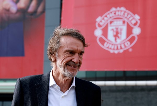 The valuation exceeds 5 billion! Post: The UAE consortium is considering acquiring Manchester United and has approached Manchester United stars to participate