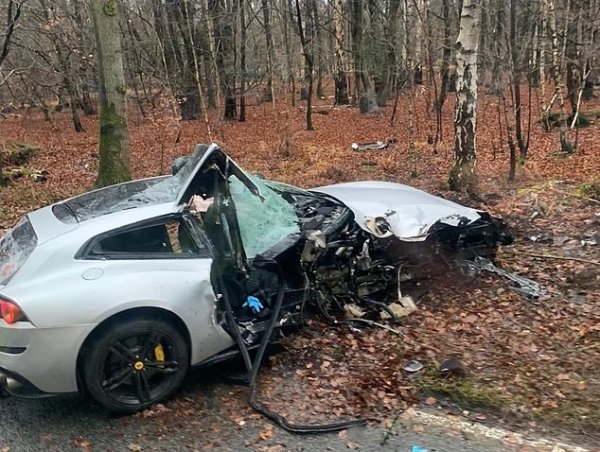 Seriously damaged in a car accident! Antonio’s Ferrari wreckage listed for £40,000; new car sells for £260,000