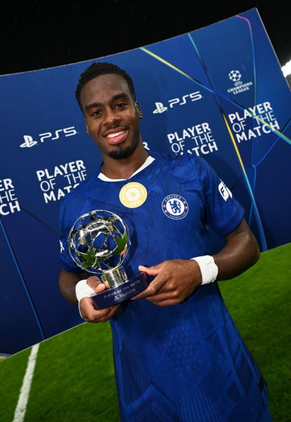 Stop with zero hair! Gittens assisted in the Champions League and won the MVP. He joined for 56 million and participated in goals for the first time in 9 games.