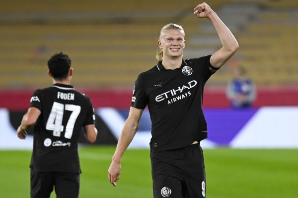 Scored multiple goals in 4 consecutive home games, Haaland is the third player in Premier League history to do so