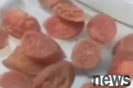 More than 30 cats and dogs in the community were suspected of being poisoned to death. The property management responded: Ants near the ham sausages with powder in the grass were also dead.