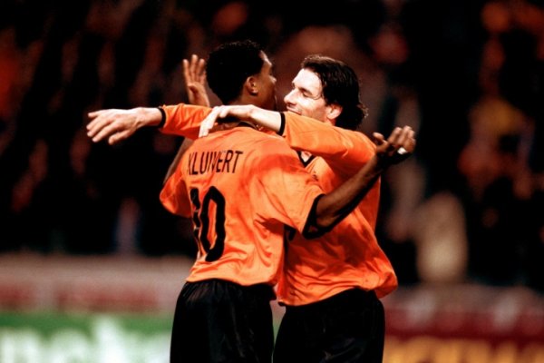 Born on the same day, same year, same month! More than 20 years ago, the Netherlands had two top centers: Kluivert + Ruud Ruud